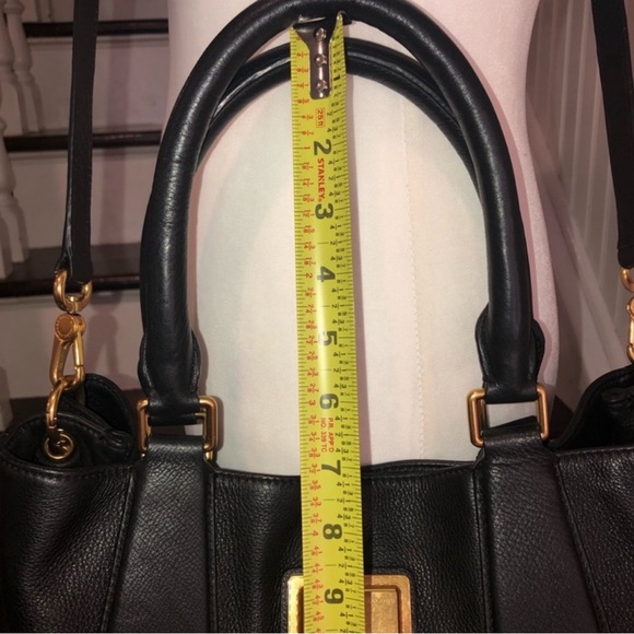 MARC JACOBS Black Satchel Crossbody Raspberry Interior w Central Zipping Pocket - Picture 16 of 16